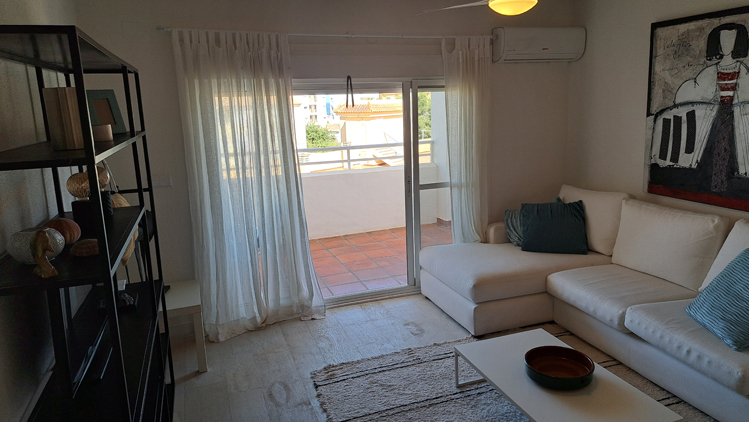 Dit 2 slaapkamer appartement in Javea ligt 180 meter van zee