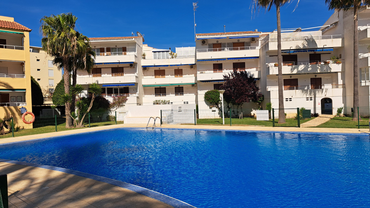 Dit 2 slaapkamer appartement in Javea ligt 180 meter van zee