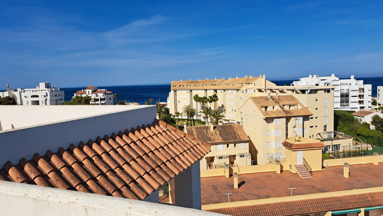 Dit 2 slaapkamer appartement in Javea ligt 180 meter van zee