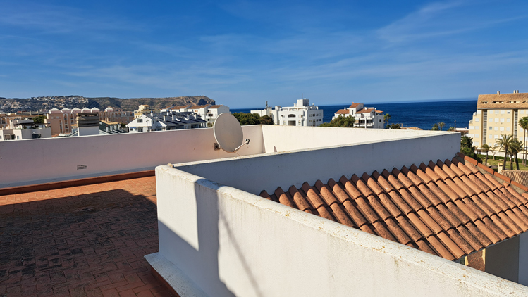 Dit 2 slaapkamer appartement in Javea ligt 180 meter van zee