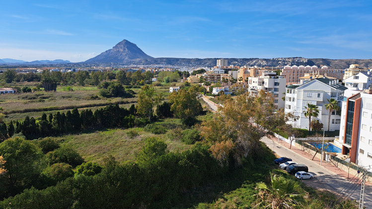 Dit 2 slaapkamer appartement in Javea ligt 180 meter van zee