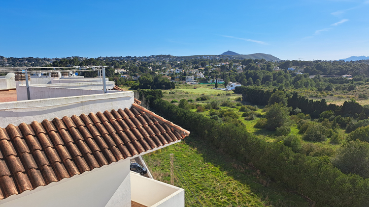 Dit 2 slaapkamer appartement in Javea ligt 180 meter van zee