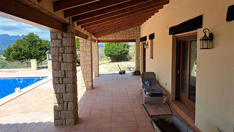 Schitterende stenen finca in Benissa Costa te koop