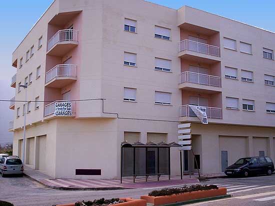 Dit 3 slaapkamer appartement in Moraira verkeert in nieuwstaat!