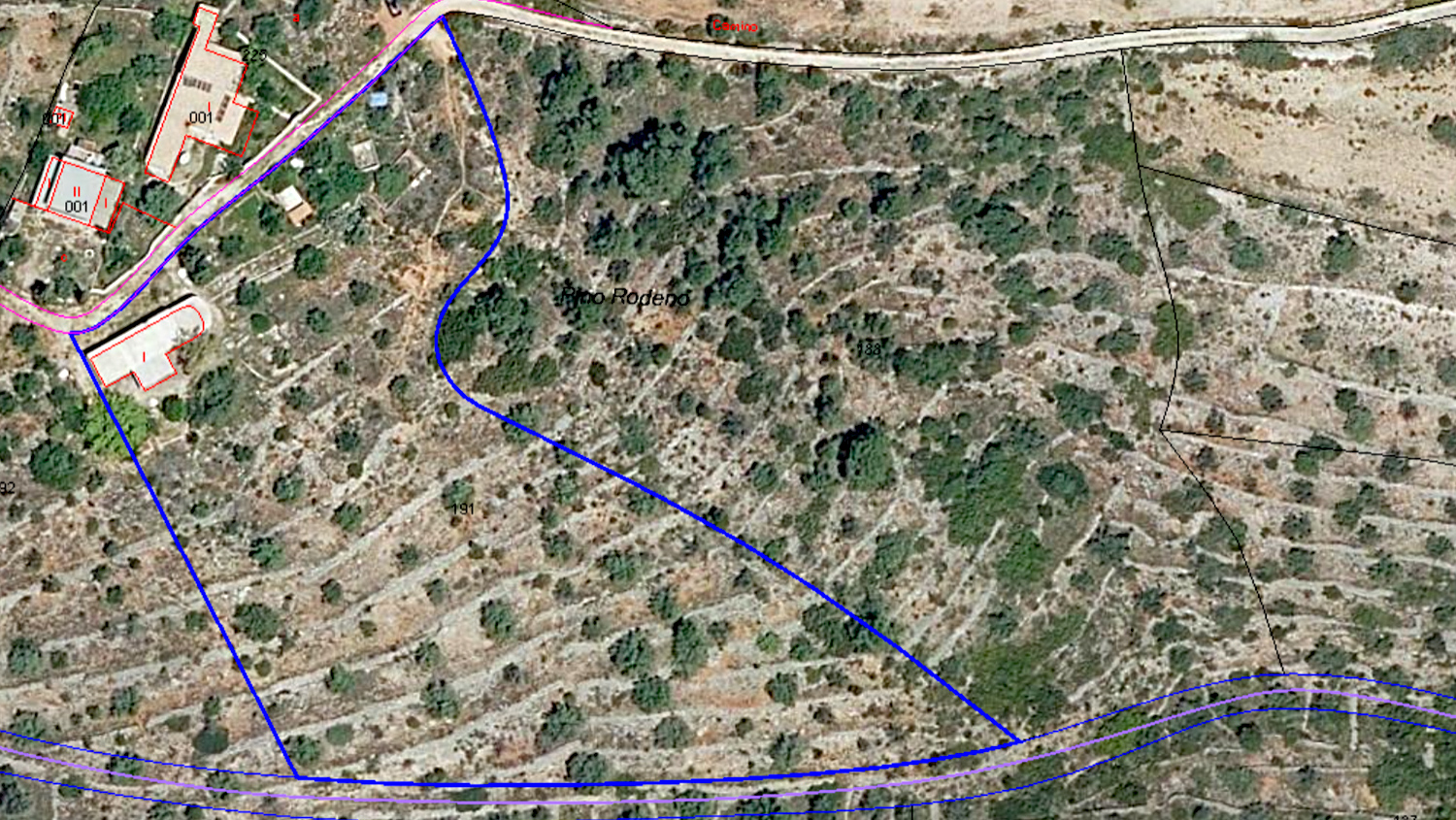 3 huizen op 10.000 m2 in Chella nabij Xativa