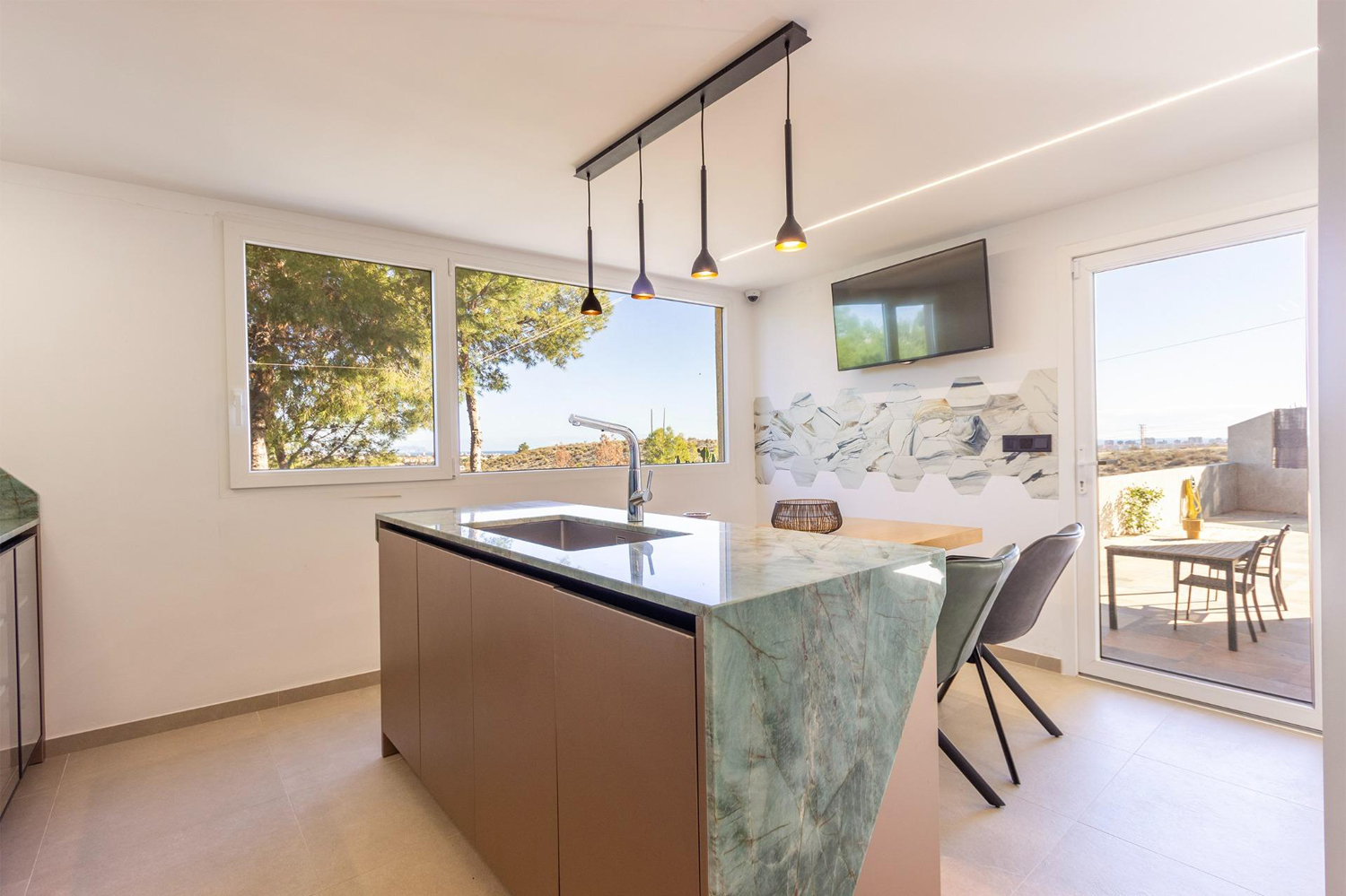 Te koop in Mutxamel volledig nieuw gemaakte woning voor 739.000 euro