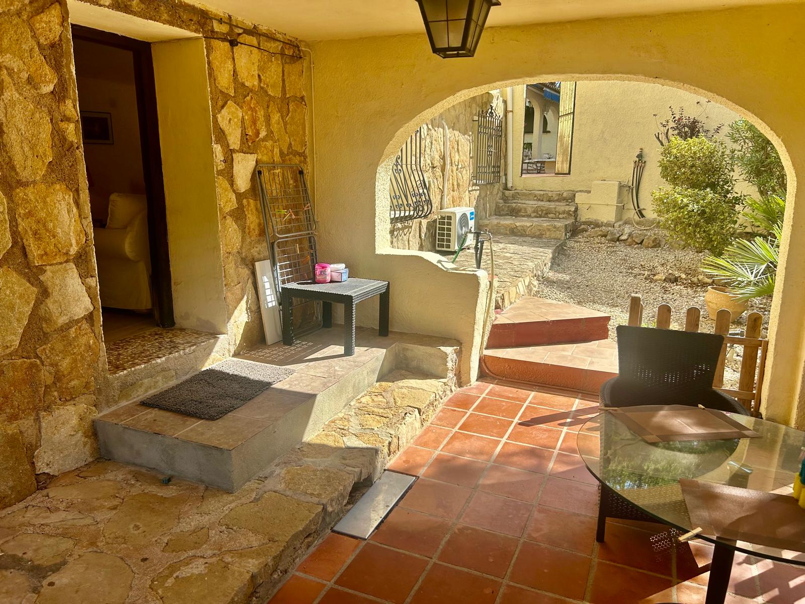 Grote opknapvilla in Javea te koop