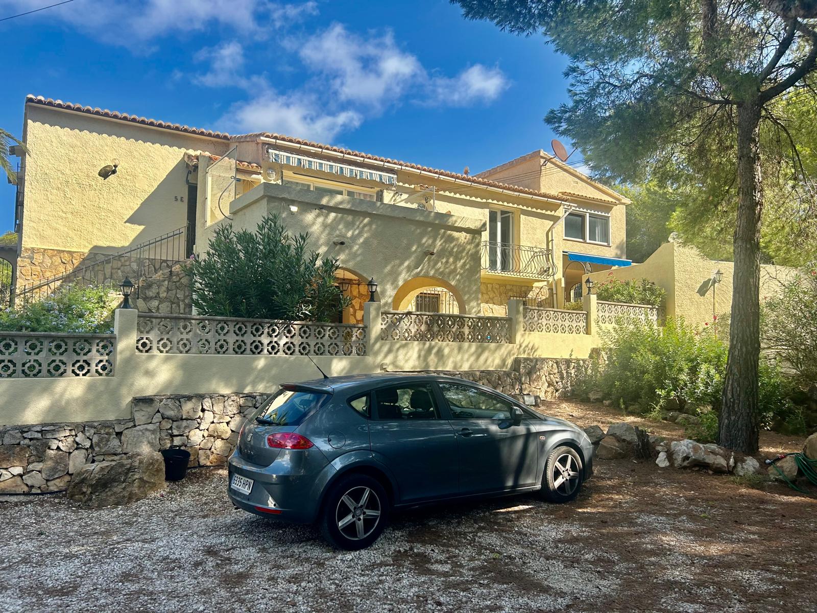 Grote opknapvilla in Javea te koop