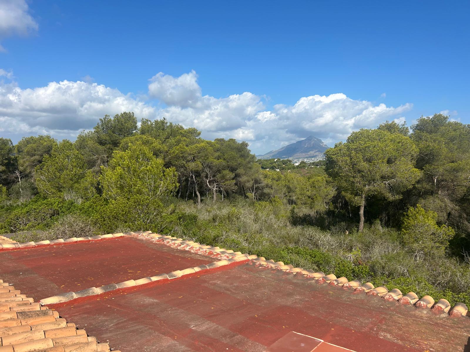 Grote opknapvilla in Javea te koop
