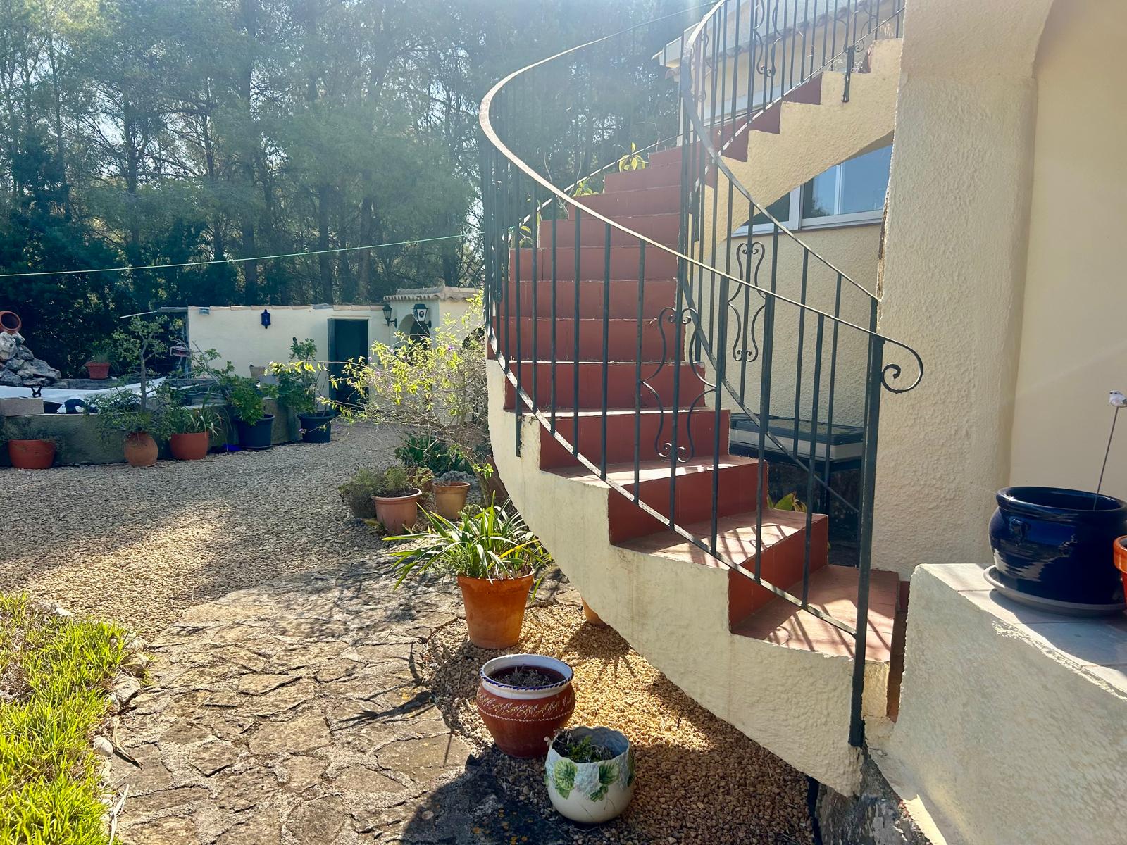 Grote opknapvilla in Javea te koop