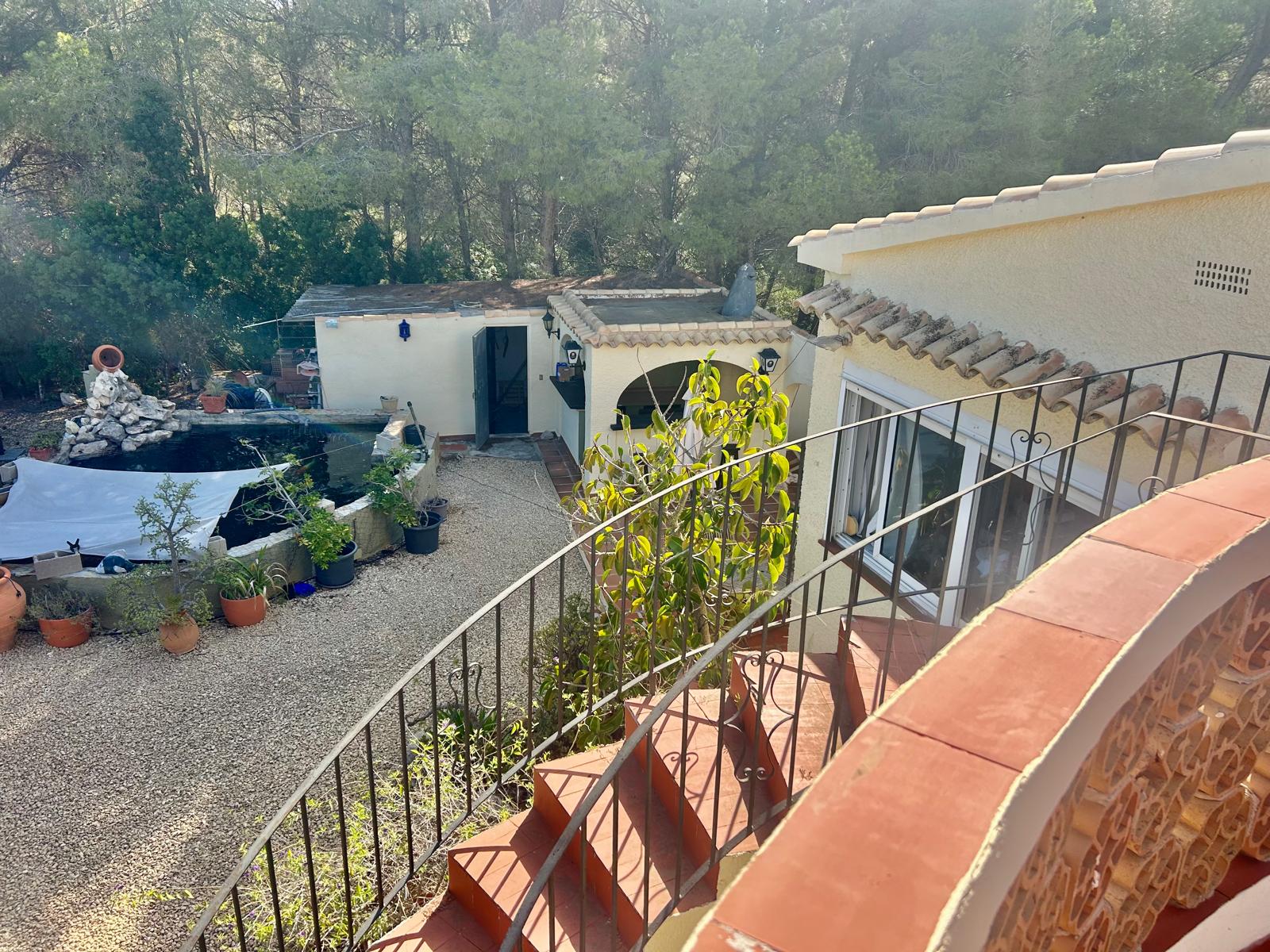 Grote opknapvilla in Javea te koop