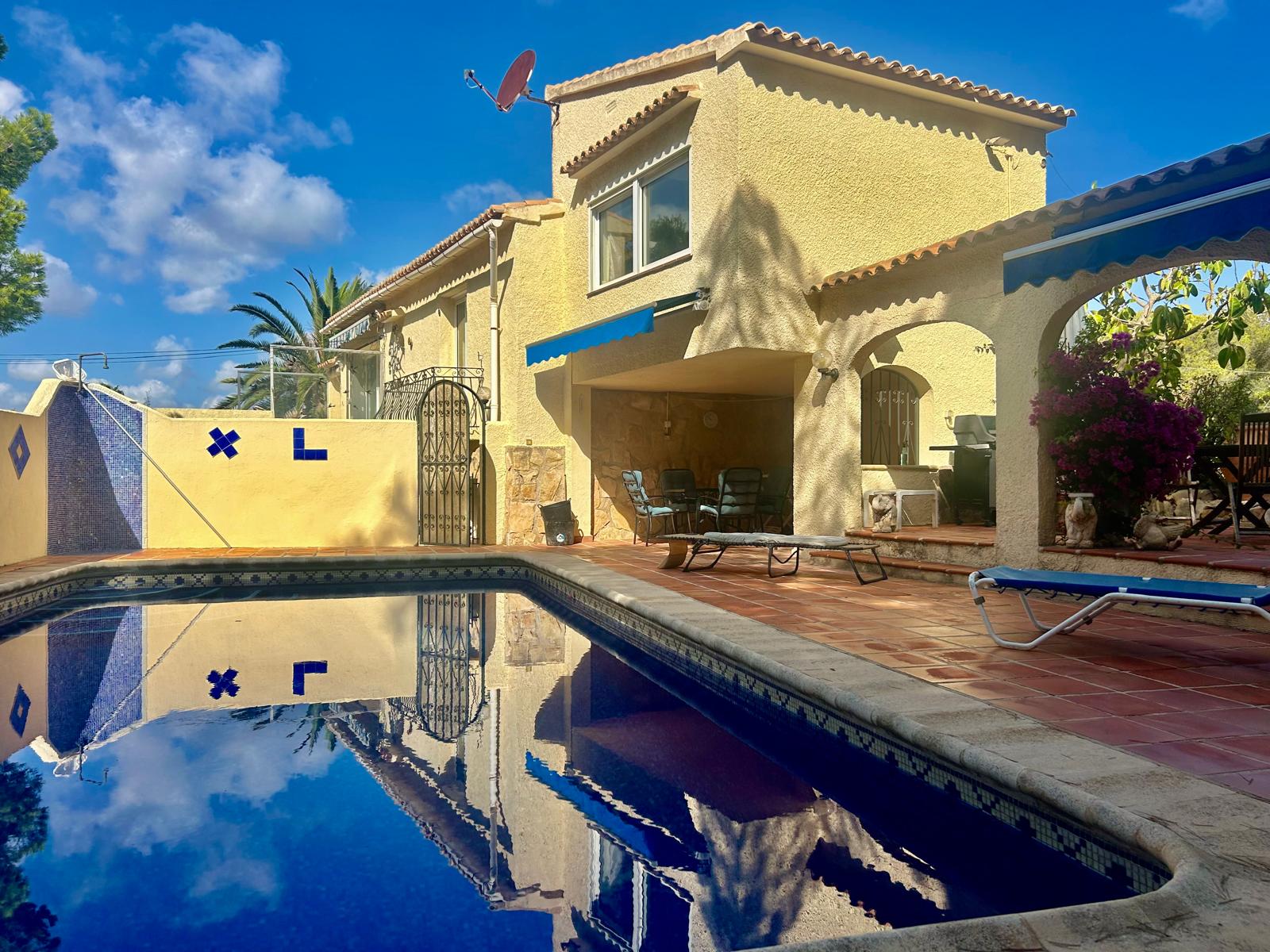 Vrijstaande villa te koop in Javea