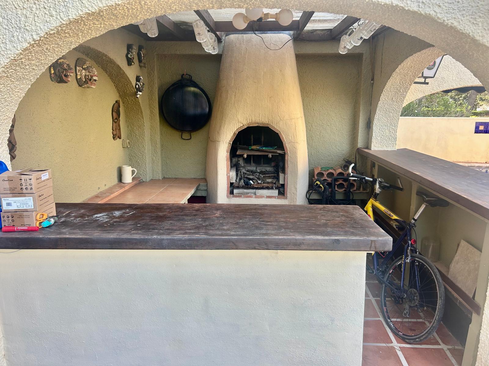 Grote opknapvilla in Javea te koop