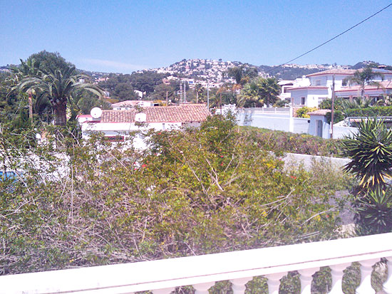 Crisiskoopje: grote villa met 5 slaapkamers en 3 badkamers op een paar honder meter van het strand van Baladrar - Benissa Costa en op korte afstand van Moraira voor slechts 365.000 euro!