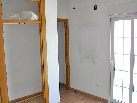 Crisiskoopje: grote villa met 5 slaapkamers en 3 badkamers op een paar honder meter van het strand van Baladrar - Benissa Costa en op korte afstand van Moraira voor slechts 365.000 euro!
