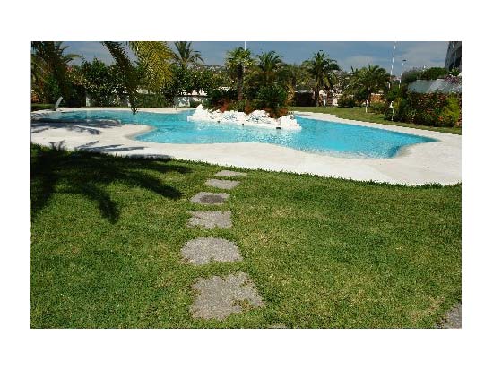 Crisisprijs: luxe appartement op de 1ste verdieping op 200 meter van het strand van Moraira voor slechts 220.000 euro!