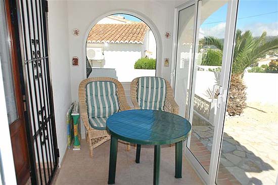 Perfecte koop voor wie op zoek is naar een onderhoudsvrije vakantiewoning voor weinig geld, vlakbij dorp en zee.