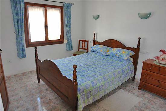 Perfecte koop voor wie op zoek is naar een onderhoudsvrije vakantiewoning voor weinig geld, vlakbij dorp en zee.