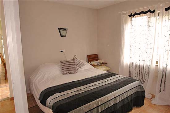 Wat een geweldig 3-slaapkamer-huis, op toplactie (vlakbij golf), op korte afstand van Moraira voor een wel heel zacht prijsje.