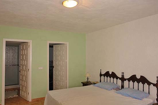 Wat een geweldig 3-slaapkamer-huis, op toplactie (vlakbij golf), op korte afstand van Moraira voor een wel heel zacht prijsje.
