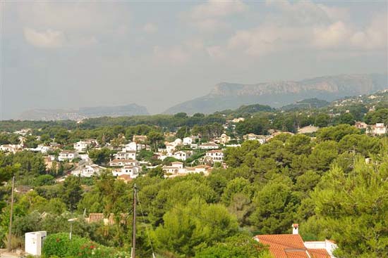 Wat een geweldig 3-slaapkamer-huis, op toplactie (vlakbij golf), op korte afstand van Moraira voor een wel heel zacht prijsje.