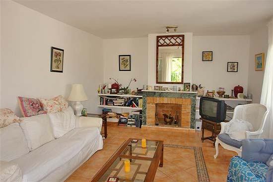 Wat een geweldig 3-slaapkamer-huis, op toplactie (vlakbij golf), op korte afstand van Moraira voor een wel heel zacht prijsje.
