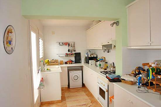Wat een geweldig 3-slaapkamer-huis, op toplactie (vlakbij golf), op korte afstand van Moraira voor een wel heel zacht prijsje.