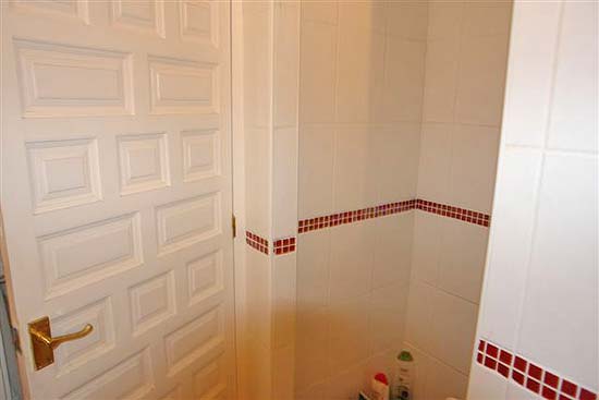Wat een geweldig 3-slaapkamer-huis, op toplactie (vlakbij golf), op korte afstand van Moraira voor een wel heel zacht prijsje.