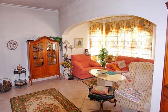 Wat een superkoopje, deze 4 sl.kamer villa in Cap Blanc voor slechts 295.000 euro k.k.