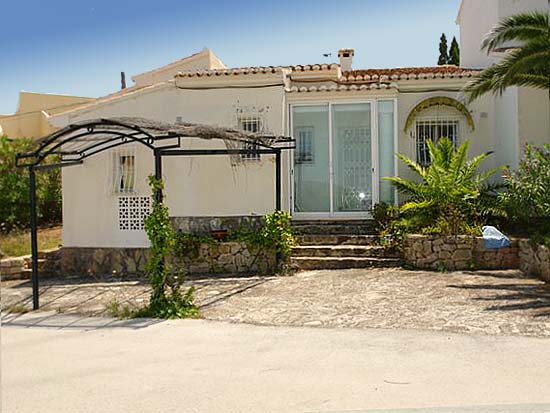 Wat een heerlijke hoekbungalow voor maar 155.000 euro!