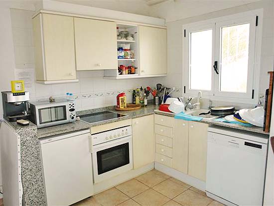Wat een heerlijke hoekbungalow voor maar 155.000 euro!