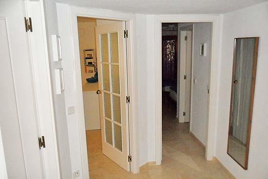 Dit zeer fraaie appartement heeft werkelijk alles! Een superkoopje! Kom dat zien! Nederlandse eigenaar.