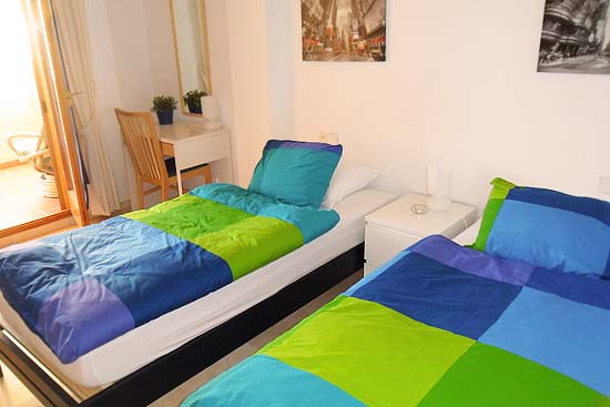 Dit zeer fraaie appartement heeft werkelijk alles! Een superkoopje! Kom dat zien! Nederlandse eigenaar.