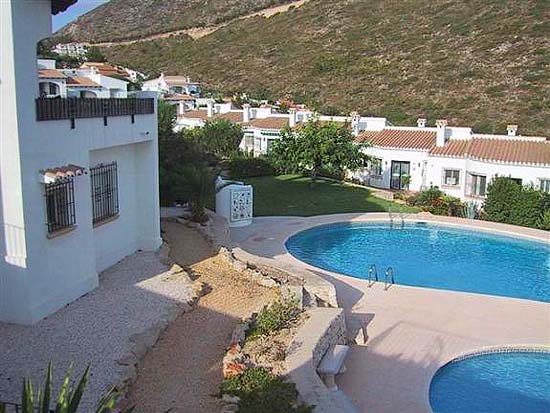 Zo goed als nieuwe, vrijstaande 2-sl.kamer-bungalow op 3 km van strand El Portet