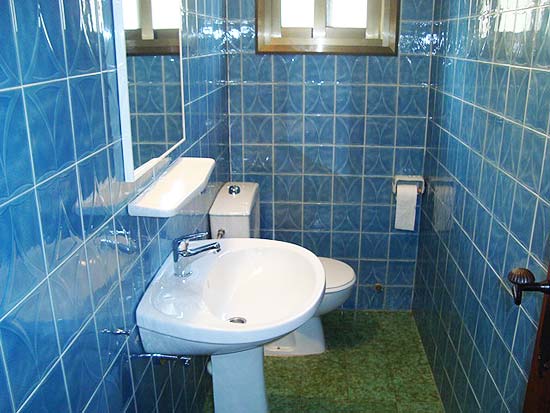 Deze 2-slaapkamervilla staat op 5000 m2 eigen grond en biedt een schitterend zeezicht