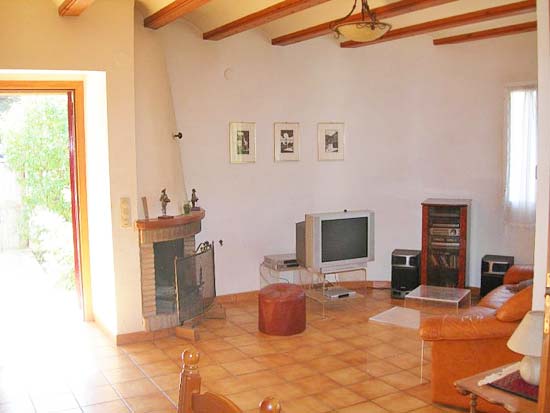 Een geweldige koop, deze vrijstaande villa op korte afstand van het strand van Javea!