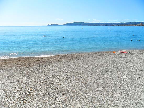 Dit soort aanbiedingen zijn zeldzaam: zo aan het water wonen aan de haven van Javea!!!