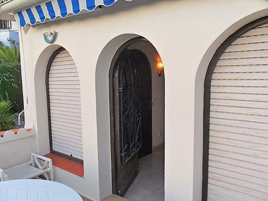 Een super romantische vrijstaande villa voor de prijs van een schakelbungalow op een paar minuten lopen van het strand