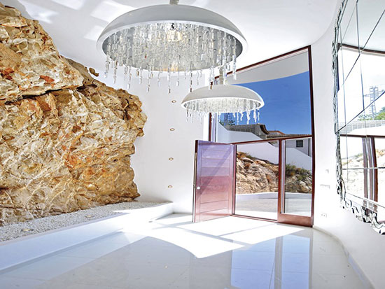 Deze villa laat zich alleen maar beschrijven als het beste van het beste aan de Costa Blanca