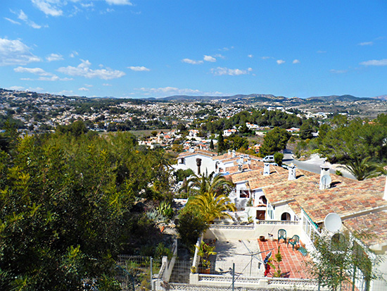 Dit restaurant in Moraira biedt plaats aan ruim 120 mensen en beschikt over een appartement voor de eigenaar.