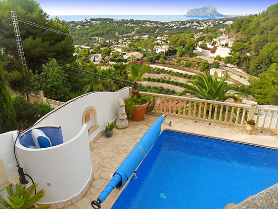 Miljonairswoning op toplocatie in Moraira. Super zeezicht!