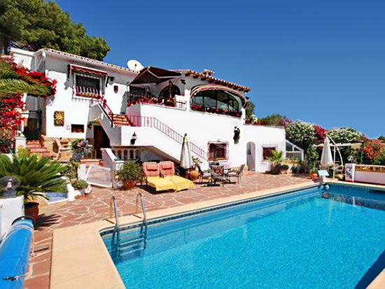 Bourgondische woning op toplocatie in Moraira. Super zeezicht! 429.000 Euro.
