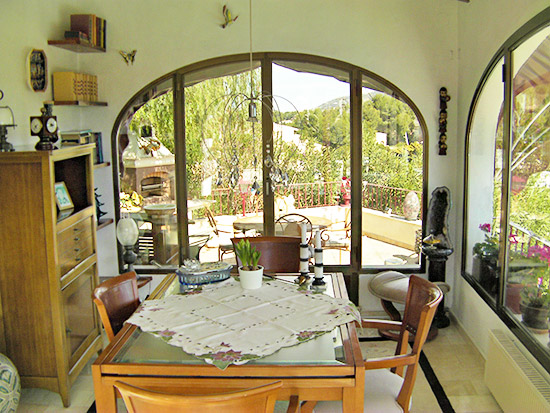 Bourgondische woning op toplocatie in Moraira. Super zeezicht! 429.000 Euro.