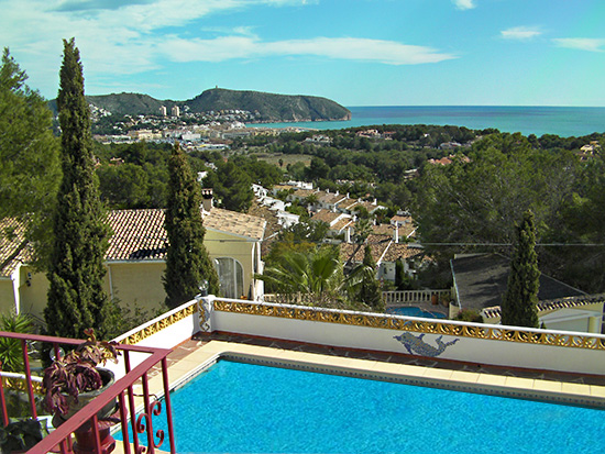 Bourgondische woning op toplocatie in Moraira. Super zeezicht! 429.000 Euro.
