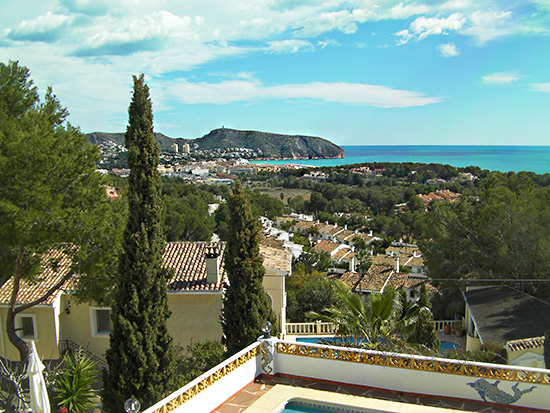 Bourgondische woning op toplocatie in Moraira. Super zeezicht! 429.000 Euro.
