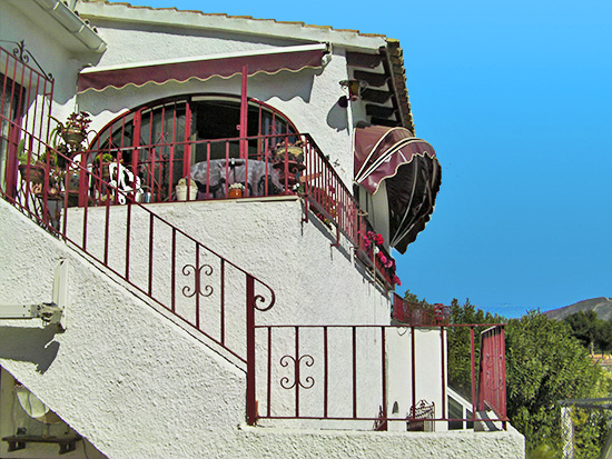Bourgondische woning op toplocatie in Moraira. Super zeezicht! 429.000 Euro.