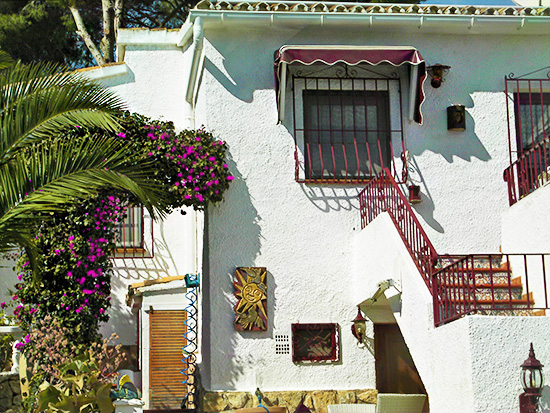 Bourgondische woning op toplocatie in Moraira. Super zeezicht! 429.000 Euro.