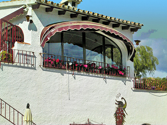 Bourgondische woning op toplocatie in Moraira. Super zeezicht! 429.000 Euro.
