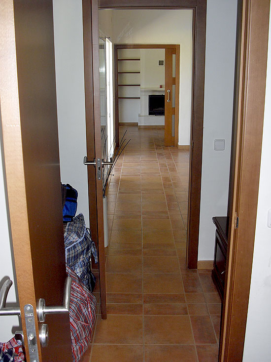 Deze 4-slaapkamer designvilla van 242 m2 staat op korte afstand van zee en dorp!