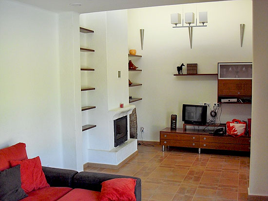 Deze 4-slaapkamer designvilla van 242 m2 staat op korte afstand van zee en dorp!